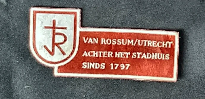 Sluitzegel Van Rossum Utrecht – Achter het Stadhuis sinds 1797