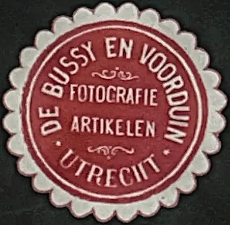 Sluitzegel De Bussy en Voorduin – Fotografieartikelen Utrecht