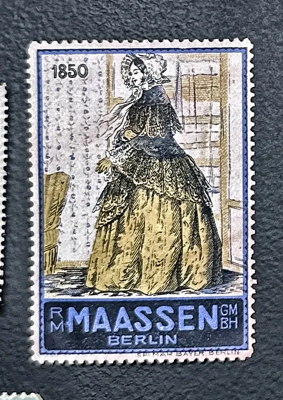 R.M. Maassen GmbH Berlin – Dame in 1850-mode