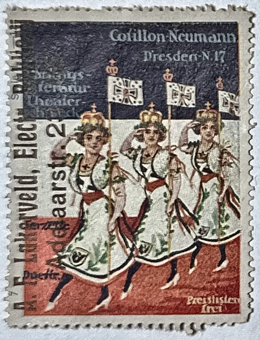 Cotillon-Neumann Dresden – Dansende vrouwen in feestkleding