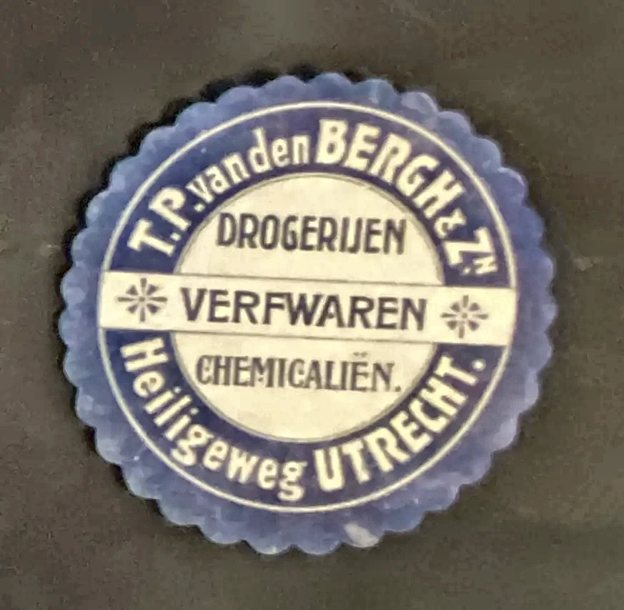 Sluitzegel T.P. van den Bergh & Zn. – Drogisterij en Verfwaren Utrecht