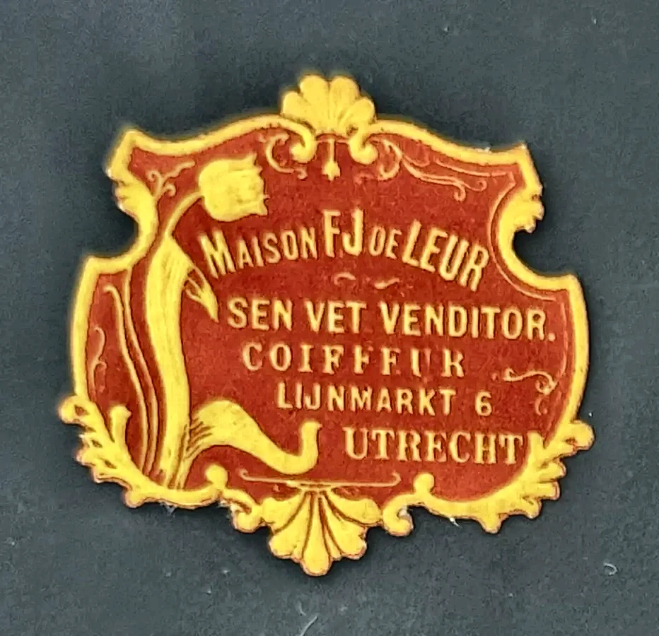 Sluitzegel Maison F.J. de Leur – Coiffeur Utrecht