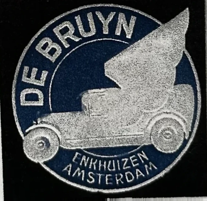 Sluitzegel De Bruyn – Autohandel Enkhuizen & Amsterdam